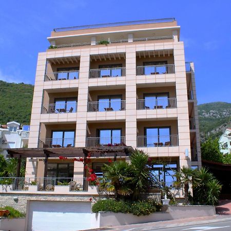 Hotel Petrovac エクステリア 写真