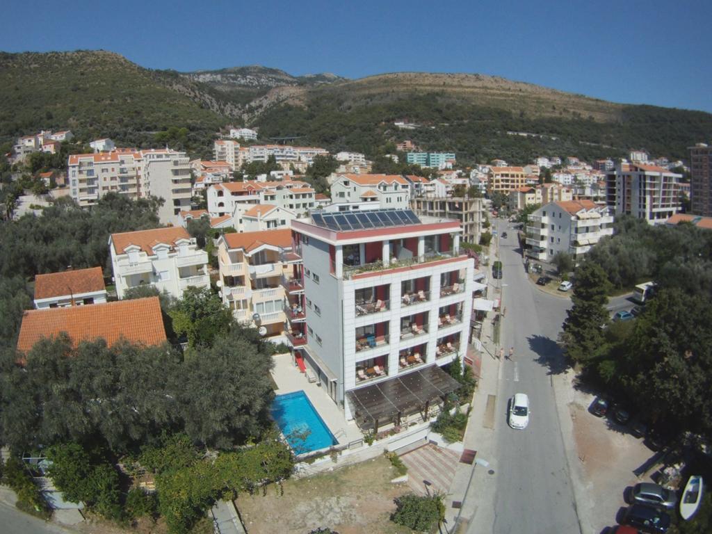 Hotel Petrovac エクステリア 写真